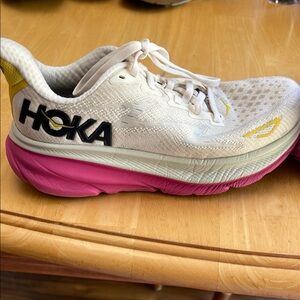 Hoka Clifton 9 running shoe. Gently used. Great condition